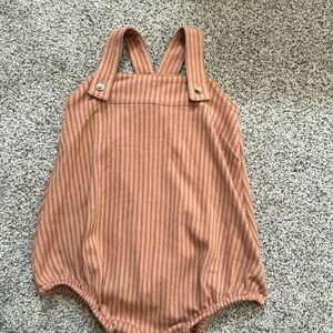 KATE QUINN BUBBLE ROMPER NWOT